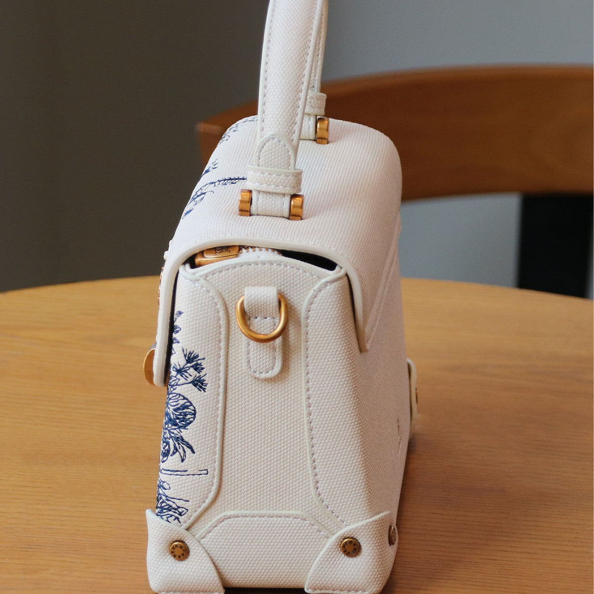 Light-luxury Intricately Embroidered Tote Shoulder Or Crossbody Bag For Women